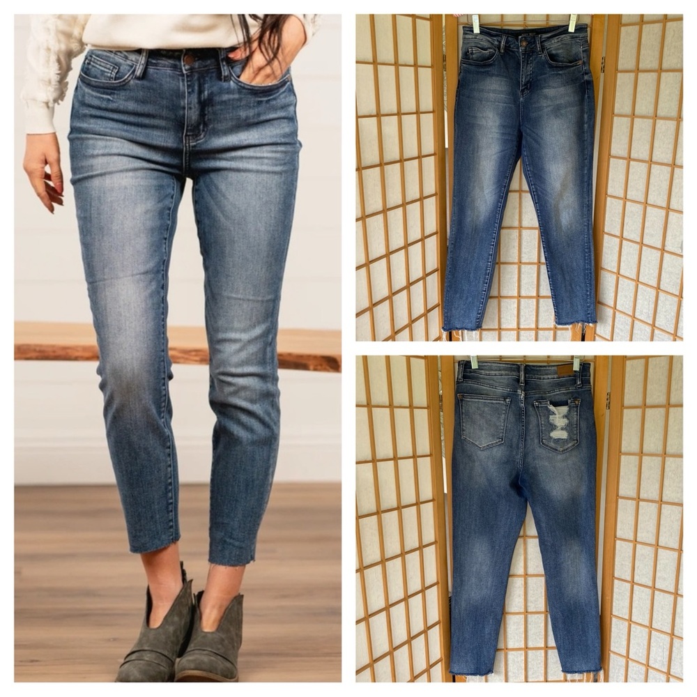 Judy Blue Distressed Relaxed Fit Jeans SZ 5/27